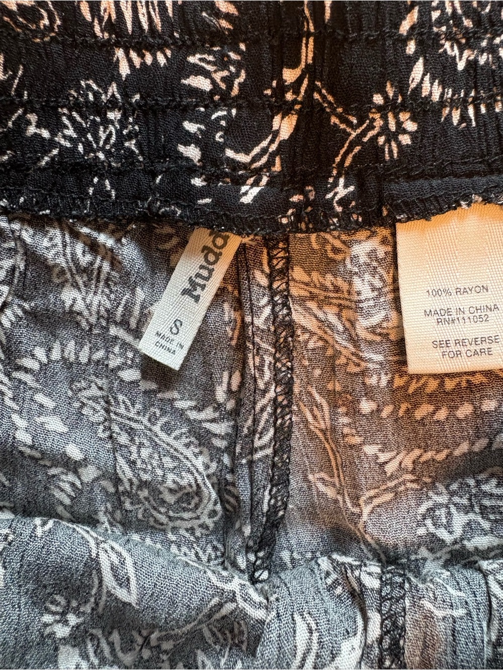 Women’s flowy mudd shorts - Picture 3 of 5